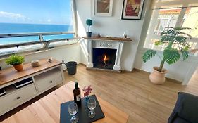 GATU Muse junto a la playa, vista al mar, aire acc, terraza, chimenea - mayores de 25 años y familias